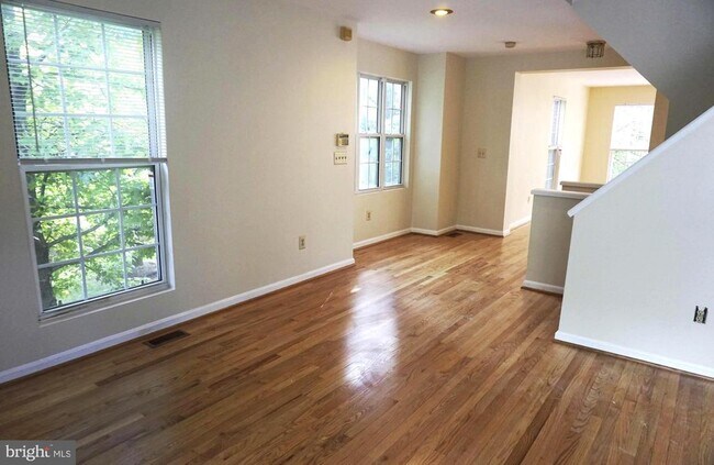 Building Photo - 9386 Van Arsdale Dr