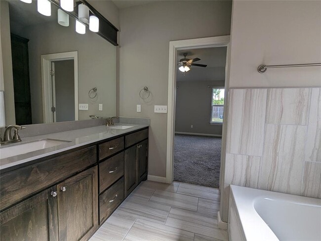 Building Photo - 3117 Stone Creek Dr