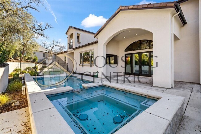 Building Photo - Breathtaking Luxury Custom Rental in Guard Gated Serrano Golf Community!!