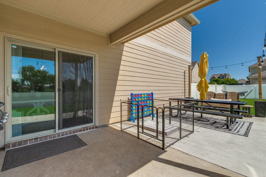 Building Photo - 1000 Marietta Ln