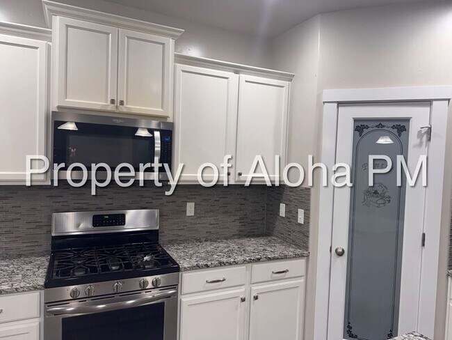 Building Photo - 817 E Ionia Dr