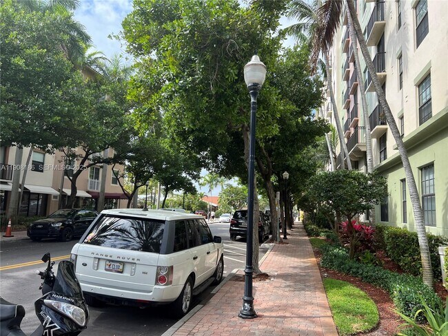 Building Photo - 1900 Van Buren St
