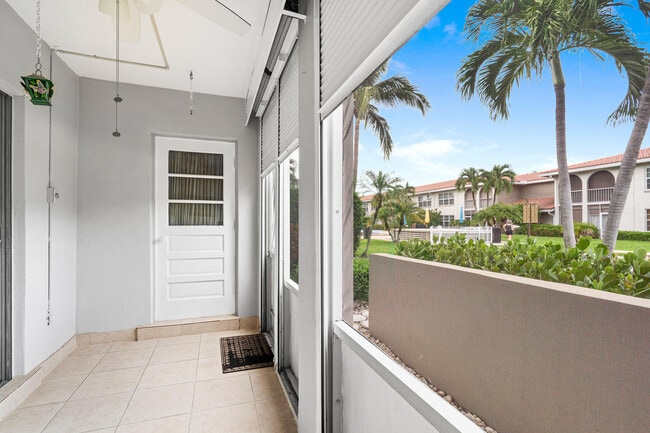 Building Photo - 250 NE 20th St