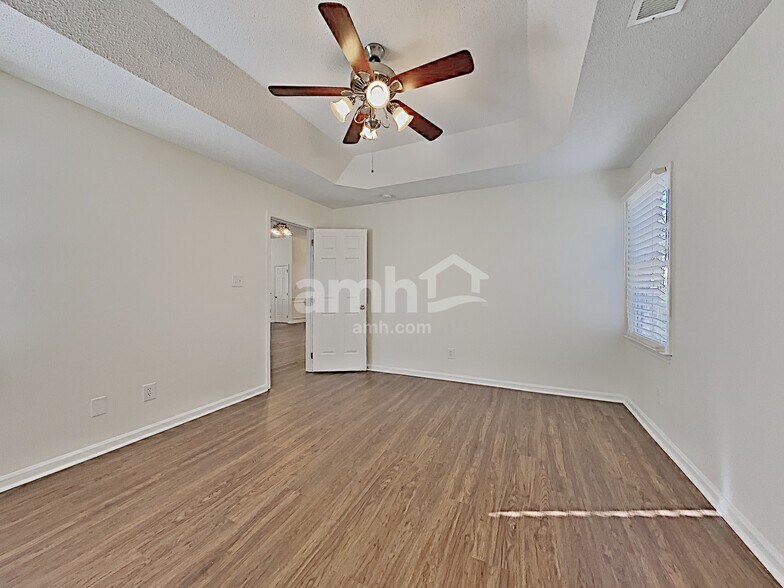 Building Photo - 4125 Medford Dr NW