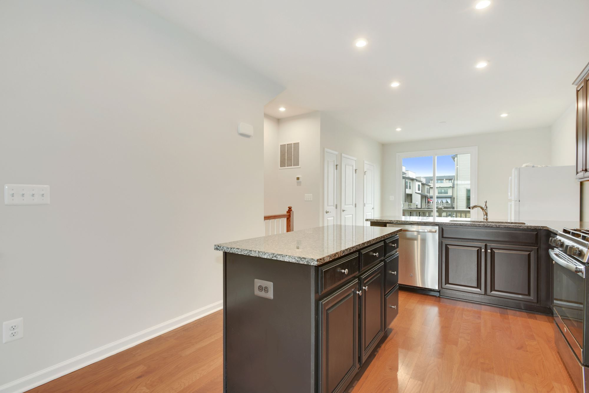 Building Photo - 43501 Apple Orchard Sq