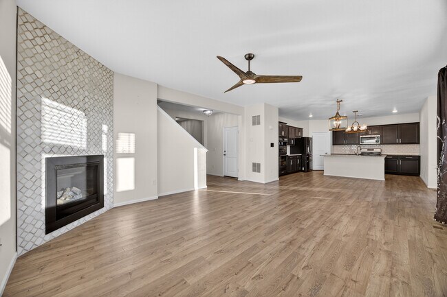 Building Photo - 221 S Quantock St