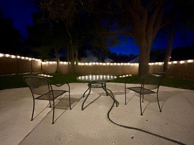 Building Photo - 1404 Greystone Dr