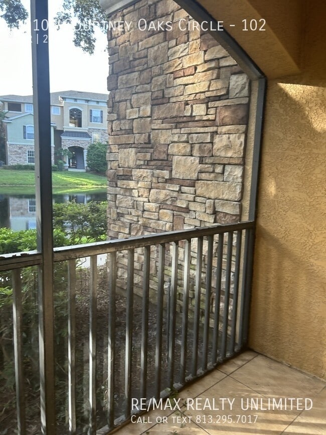 Building Photo - 10105 Courtney Oaks Cir