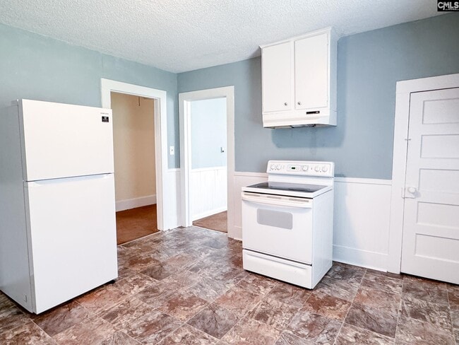 Building Photo - 232 Michaelmas Ave