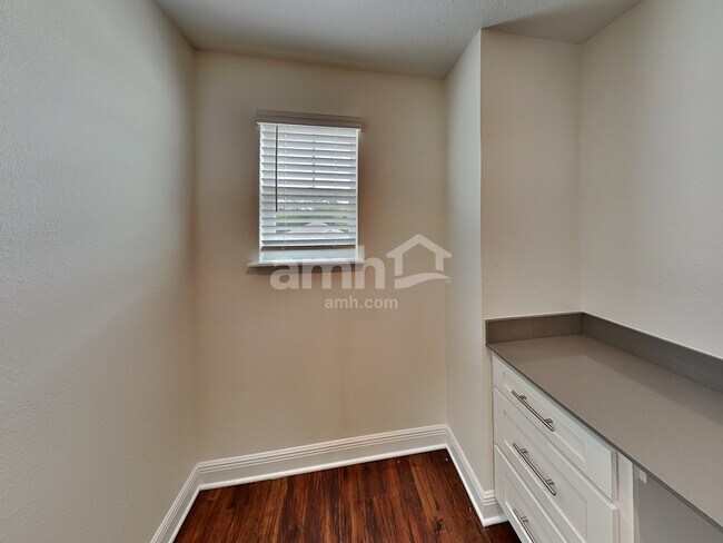 Building Photo - 2805 Ponds Trl