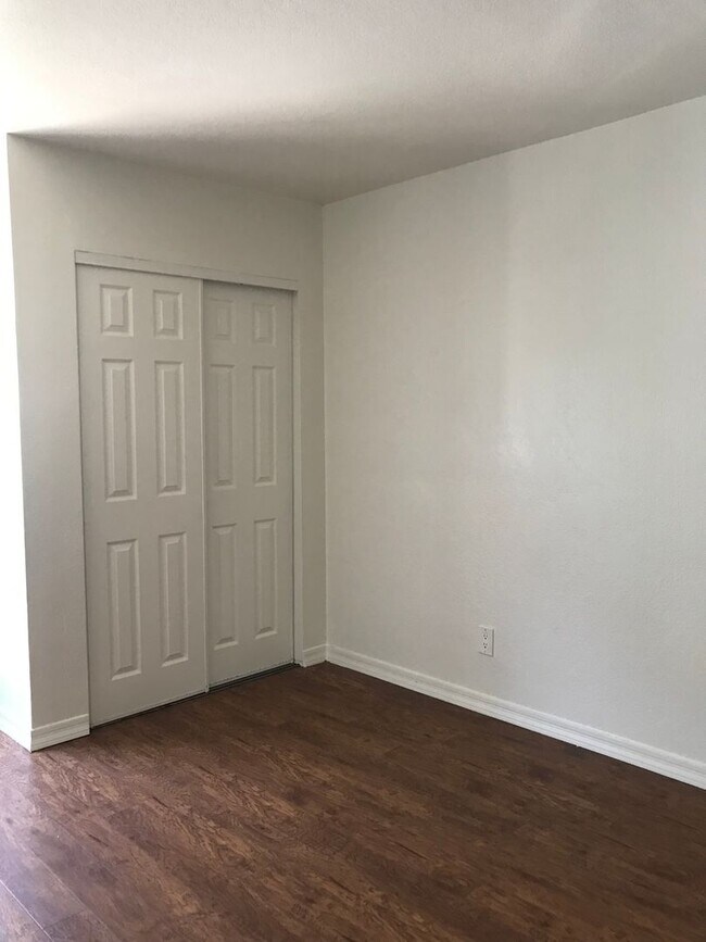 Building Photo - 1808 N 32nd St