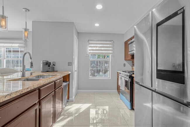 Building Photo - 1629 Sweden Ln