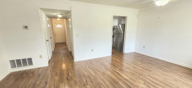 Building Photo - 5595 Executive Way