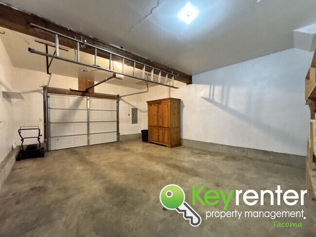 Building Photo - 6711 S Monroe St