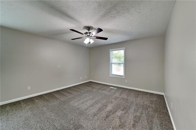 Building Photo - 174 Fox Dr
