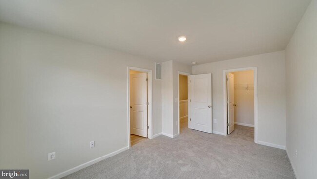 Building Photo - 298 Watercourse Dr