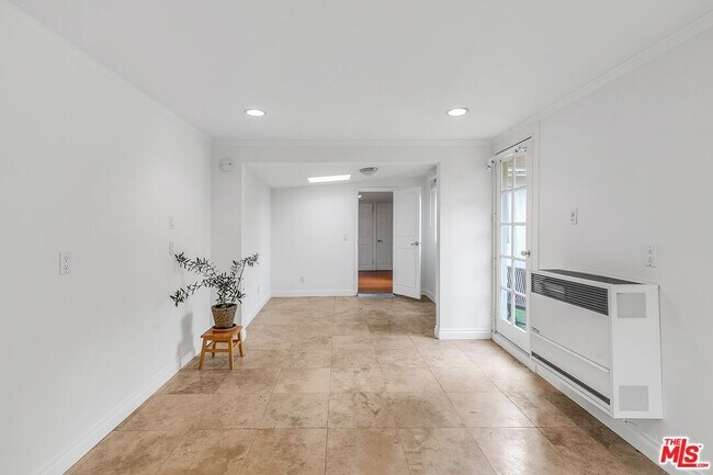 Building Photo - 746 Ashland Ave