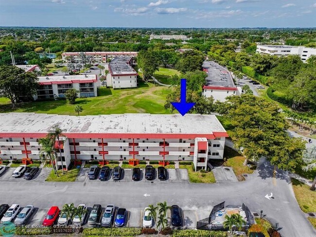 Building Photo - 371 S Hollybrook Dr