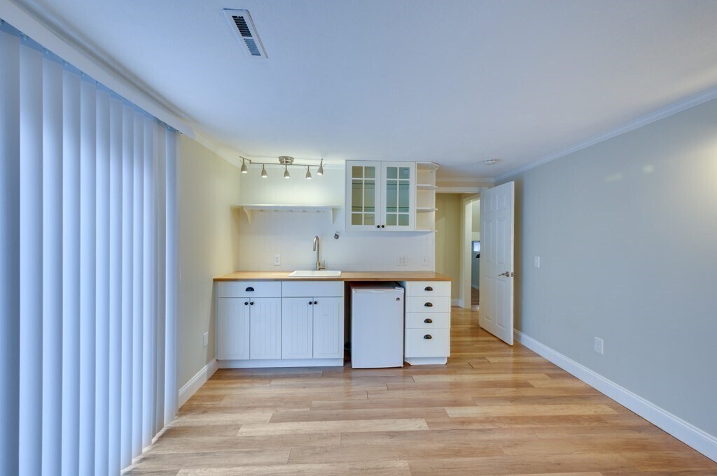 Building Photo - 93 Woodcliff Rd