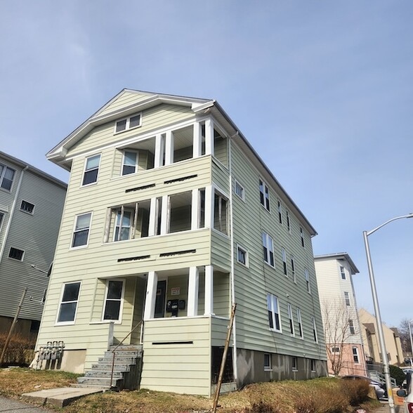 Building Photo - 5 Cohasset St