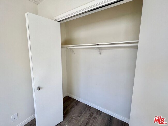 Building Photo - 1426 Orange Grove Ave