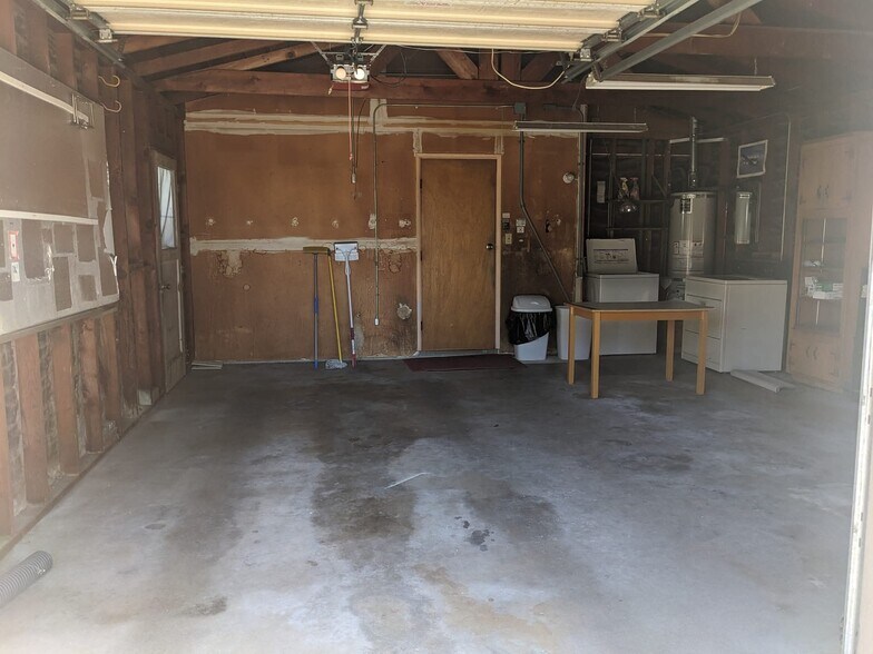 Building Photo - 3161 W Swift Ave