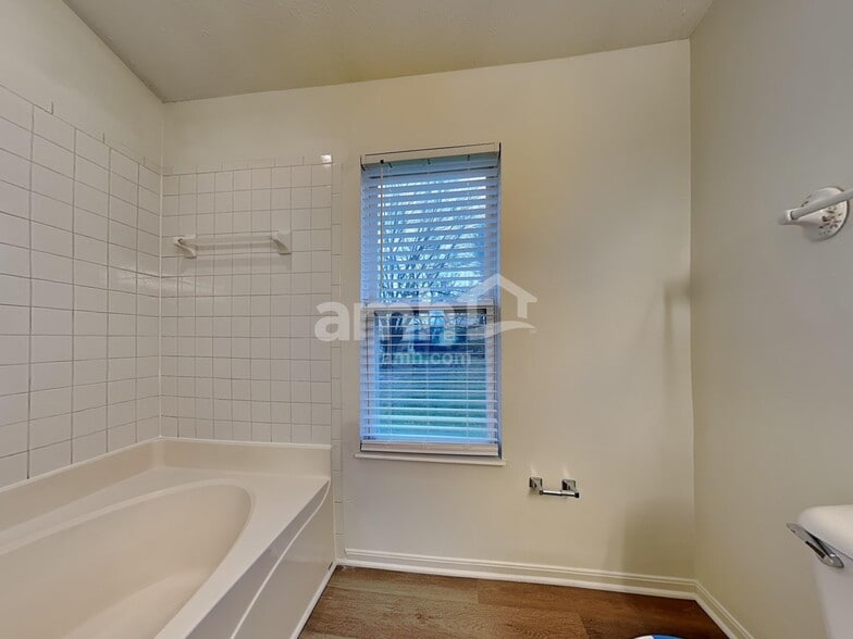Building Photo - 1813 Willow Brook Ct