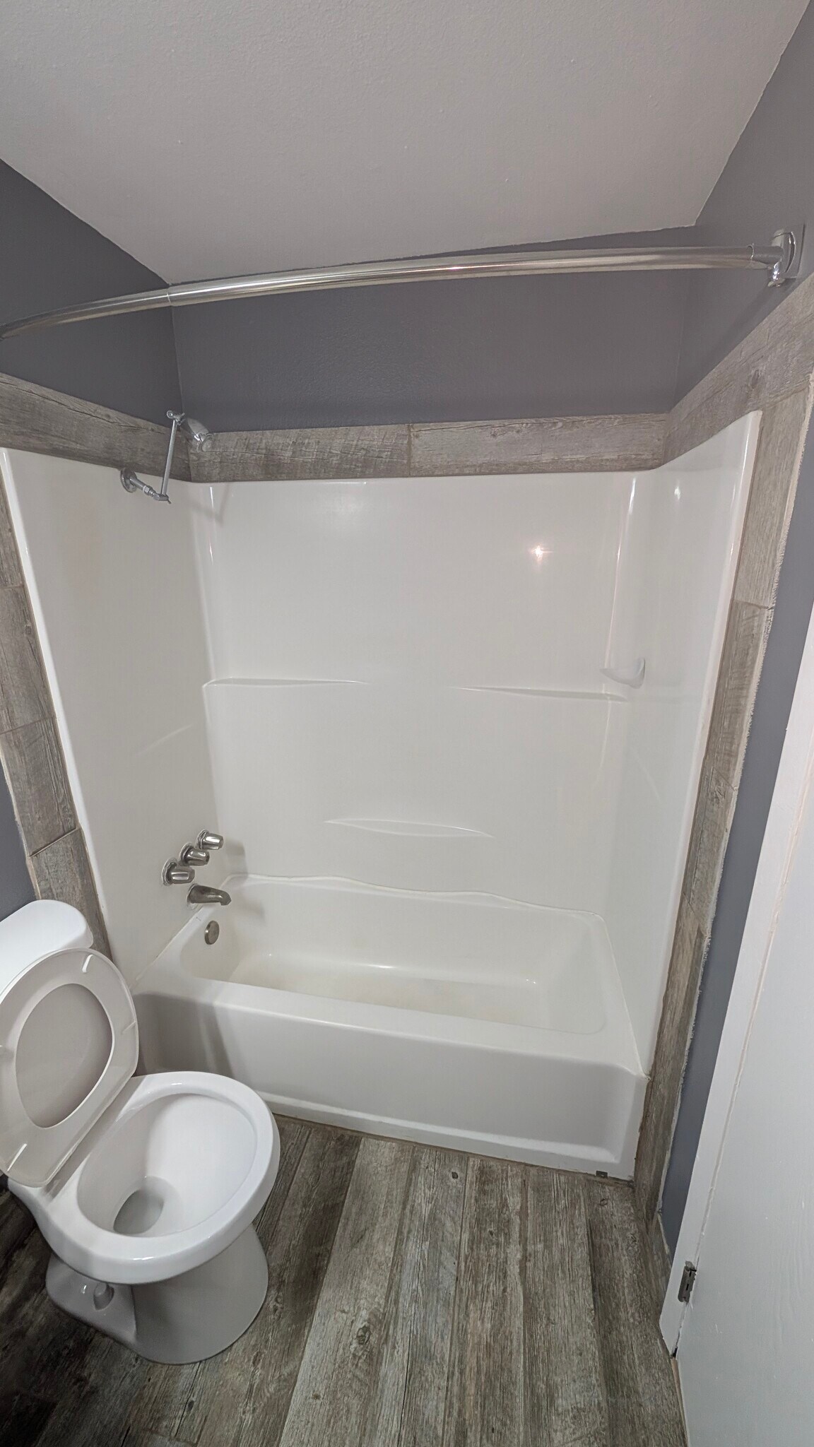 Building Photo - 2125 S Division Ave