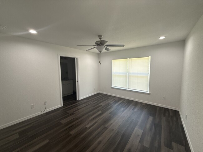 Building Photo - 9 Malauka Loop
