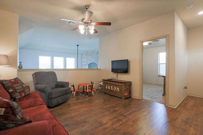 Building Photo - 2300 Dovetail St