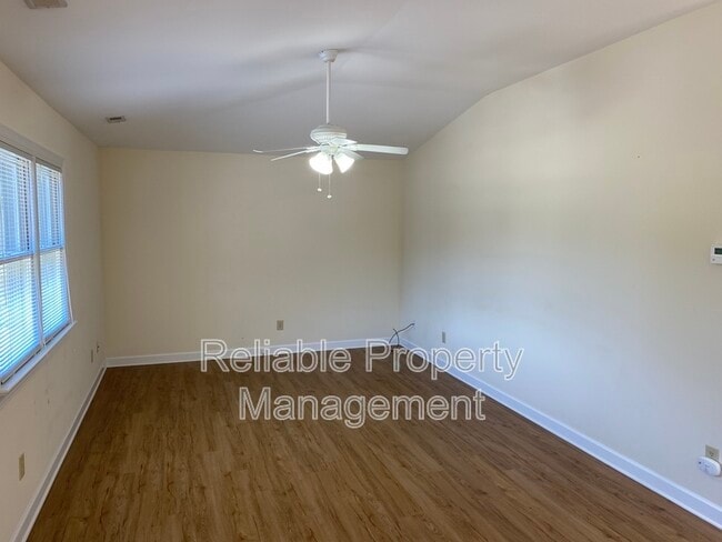 Building Photo - 406 S Walton Dr