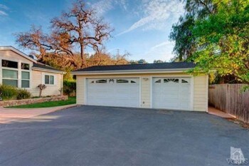 Building Photo - 420 S Montgomery St