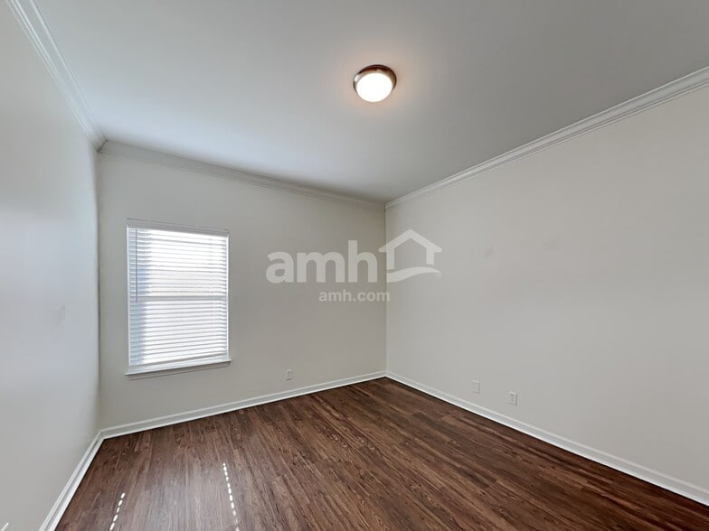 Building Photo - 2055 Shafer Dr