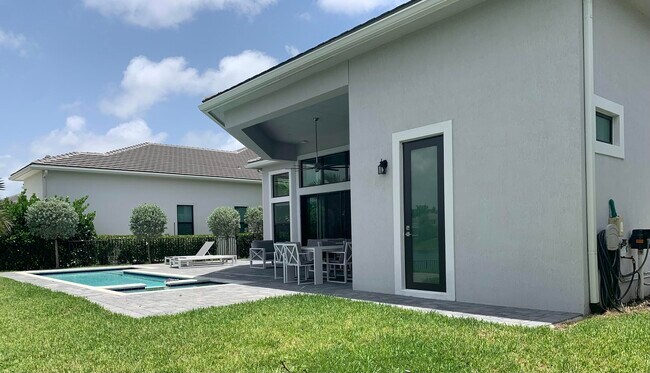 Building Photo - 6930 NW 27th Ave