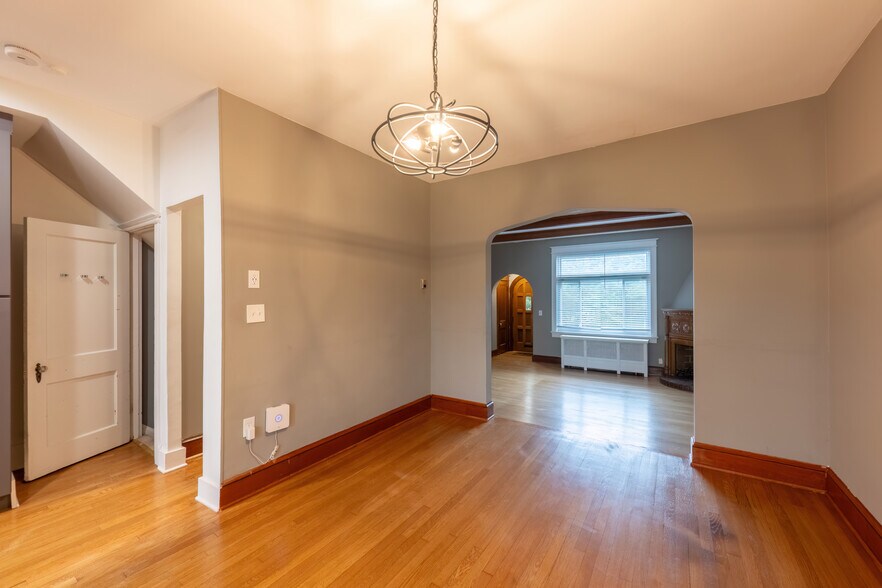 Building Photo - 317 Ingraham St NW