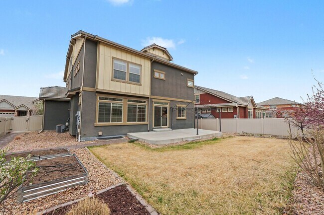 Building Photo - Stunning 4bed/3bath Oakwood Model Home in Erie