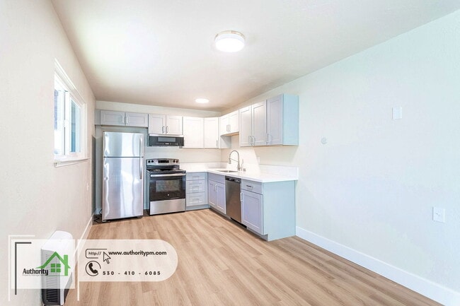 Building Photo - 1425 Orange Ave