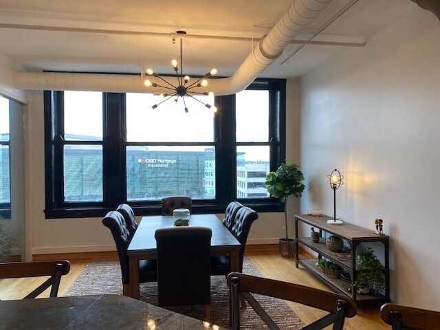 Dining Room Out - 2077 E 4th St