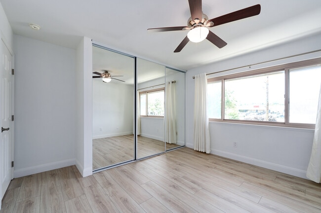 Building Photo - 28955 Oak Creek Ln