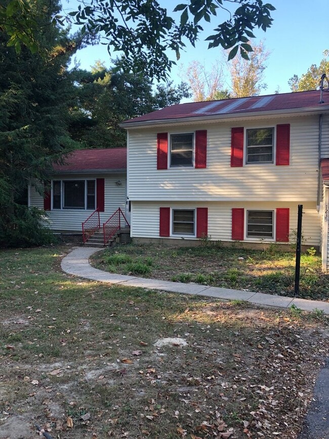 Building Photo - Newly renovated 4BR/2BA home, across from IU Stadium and Golf Course!