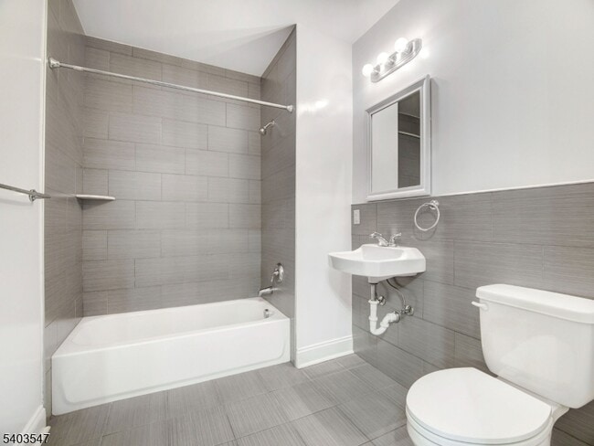 Building Photo - 90 Clinton Ave