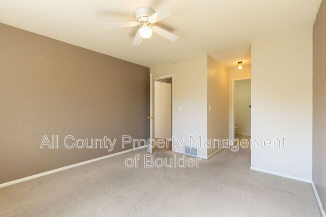 Building Photo - 5550 Stonewall Pl