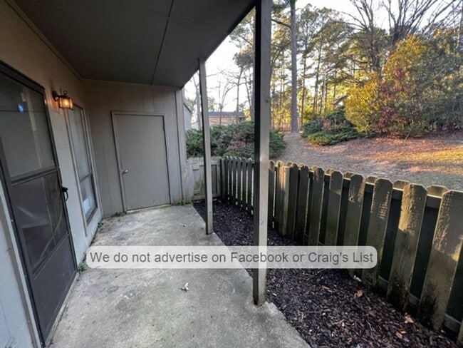 Building Photo - Briarcliffe- Tryon Drive