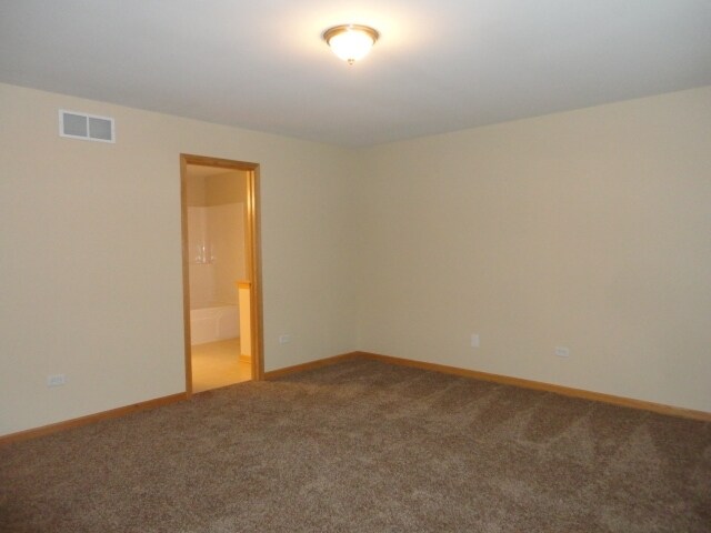 Building Photo - 26300 W Riverbend Ln