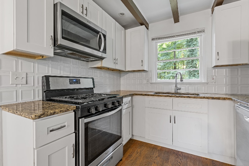 Primary Photo - 1982 Rena Cir SW