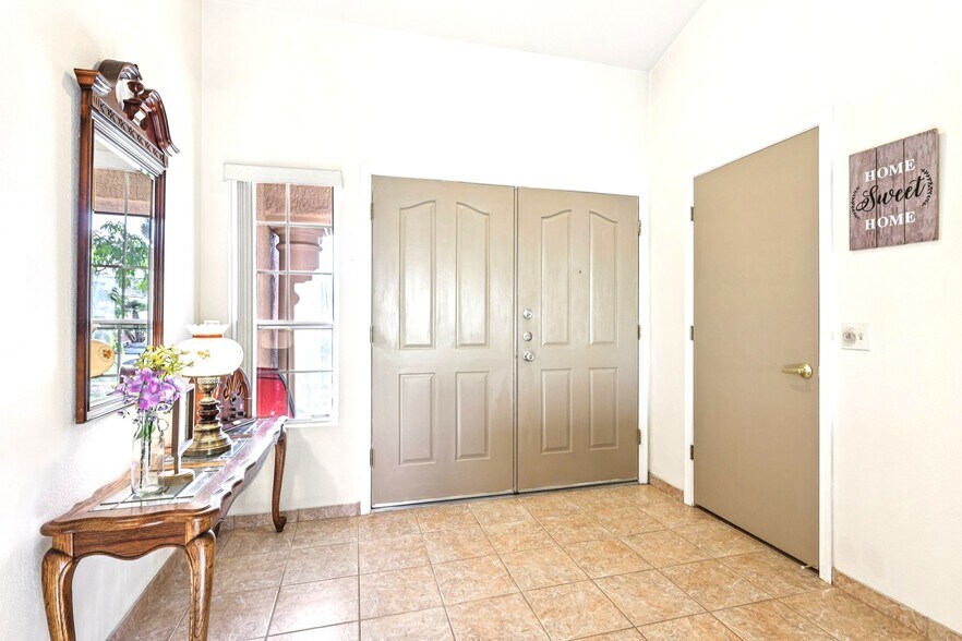 Building Photo - 3013 Sungold Dr