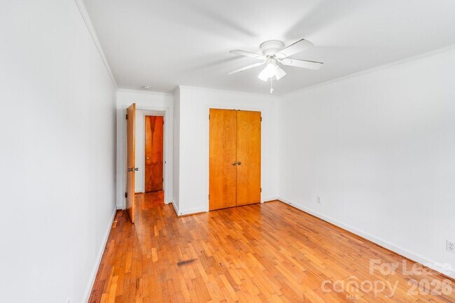 Building Photo - 405 W Harvie Ave