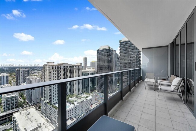 Building Photo - 1000 Brickell Plaza