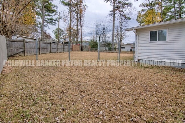 Building Photo - 1606 Oaken Trail