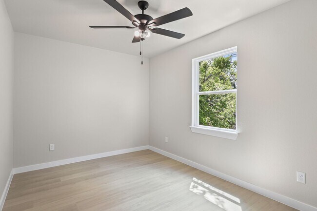 Building Photo - Brand New, Modern, and Ready for You in Temple, TX!